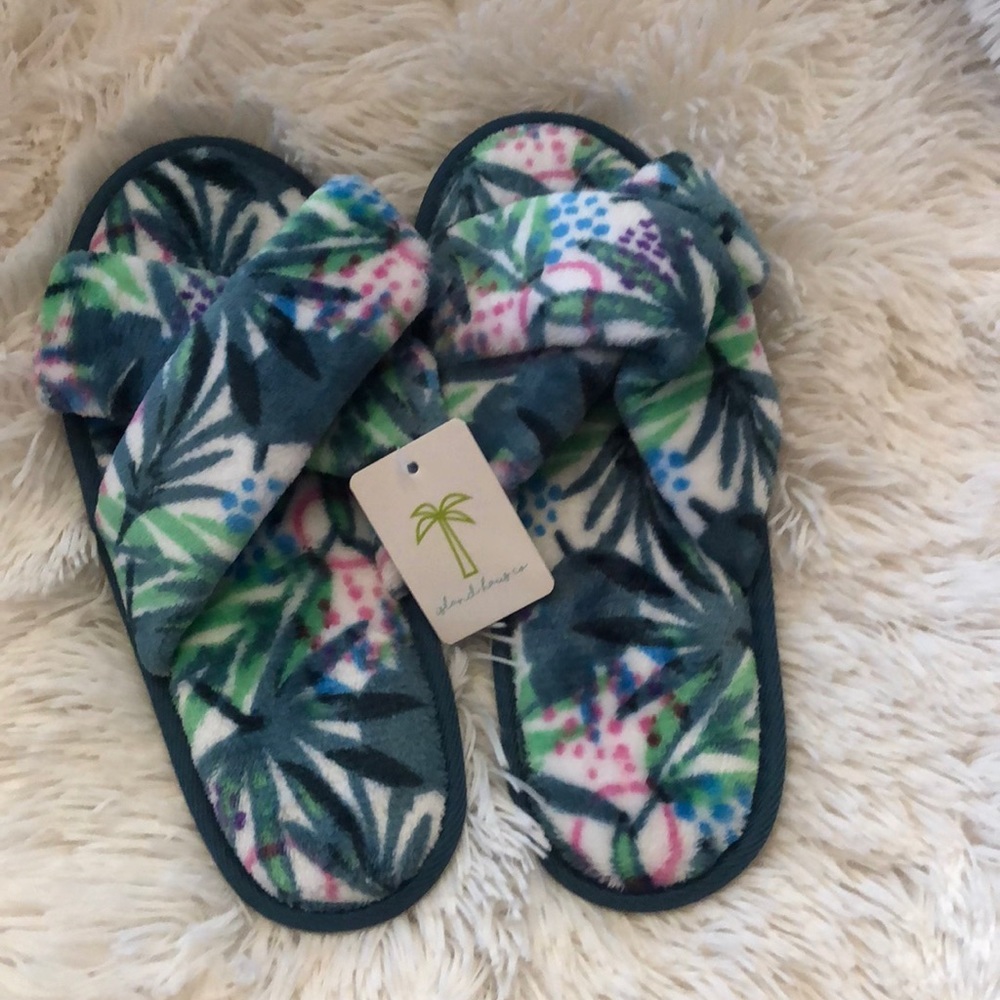 Island Haus Company The Island Time Slippers Size L/XL Green Palm Print Cozy